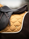 Load image into Gallery viewer, Saddle Pad Jump Signature / Golden
