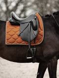Load image into Gallery viewer, Saddle Pad Dressage Signature / Rusty Brown
