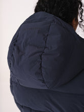 Load image into Gallery viewer, Unni Puffer Jacket / Navy
