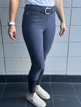 Load image into Gallery viewer, The Bel Air Flattering Fit Breeches / Navy
