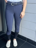 Load image into Gallery viewer, The Bel Air Flattering Fit Breeches / Navy
